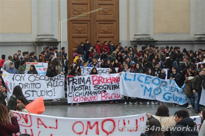 A Cittanova, tutti gli studenti della provincia di Reggio Calabria, uniti per la giornata internazionale dello studente
