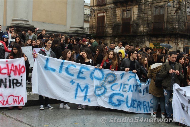 A Cittanova, tutti gli studenti della provincia di Reggio Calabria, uniti per la giornata internazionale dello studente