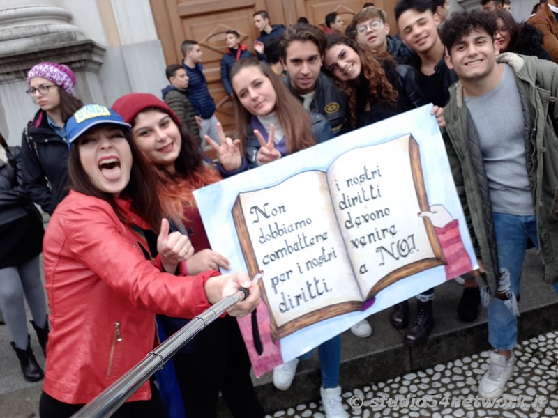 A Cittanova, tutti gli studenti della provincia di Reggio Calabria, uniti per la giornata internazionale dello studente