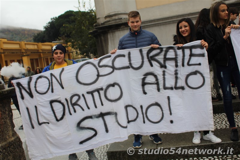 A Cittanova, tutti gli studenti della provincia di Reggio Calabria, uniti per la giornata internazionale dello studente