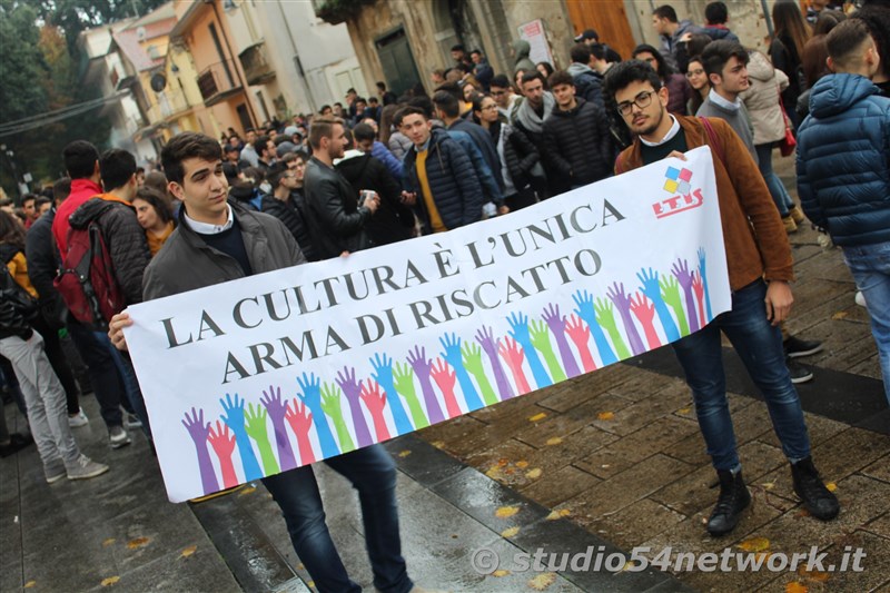 A Cittanova, tutti gli studenti della provincia di Reggio Calabria, uniti per la giornata internazionale dello studente