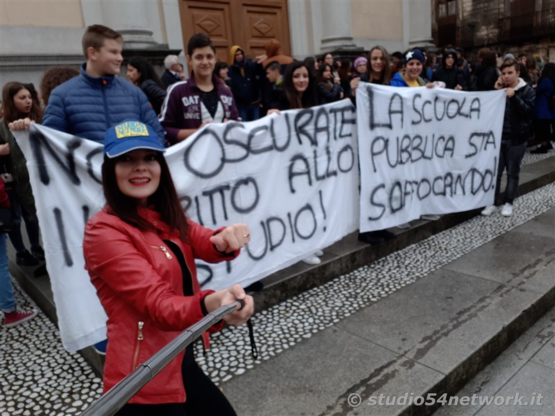 A Cittanova, tutti gli studenti della provincia di Reggio Calabria, uniti per la giornata internazionale dello studente