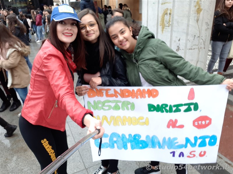 A Cittanova, tutti gli studenti della provincia di Reggio Calabria, uniti per la giornata internazionale dello studente