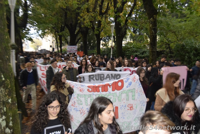 A Cittanova, tutti gli studenti della provincia di Reggio Calabria, uniti per la giornata internazionale dello studente