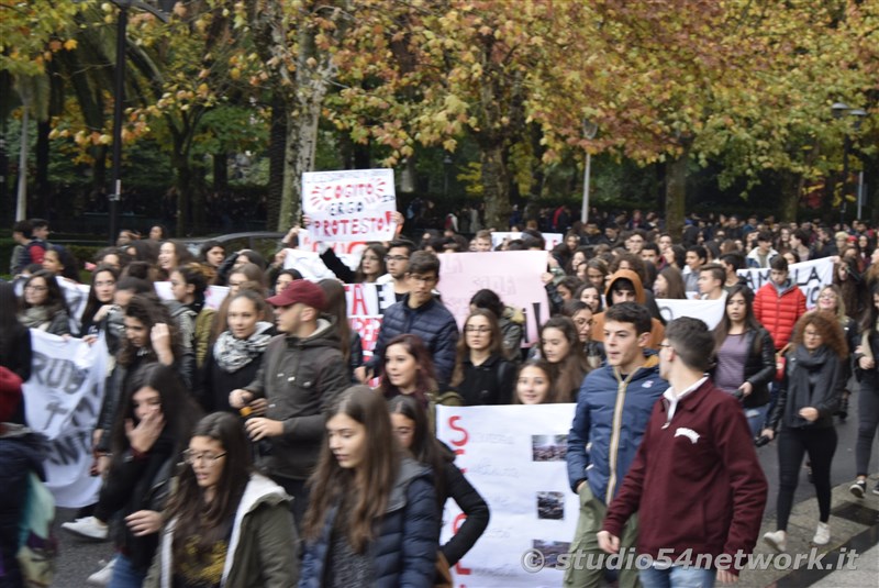 A Cittanova, tutti gli studenti della provincia di Reggio Calabria, uniti per la giornata internazionale dello studente