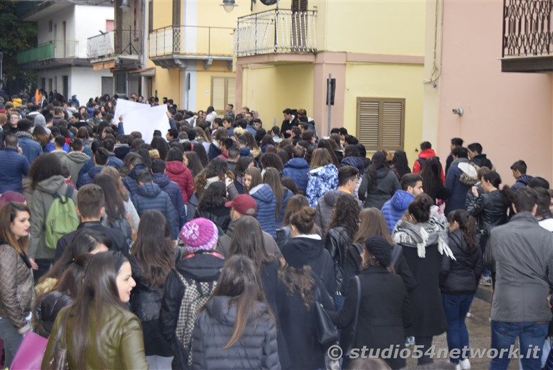 A Cittanova, tutti gli studenti della provincia di Reggio Calabria, uniti per la giornata internazionale dello studente