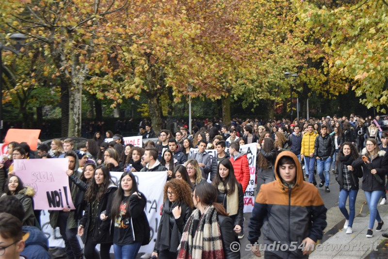 A Cittanova, tutti gli studenti della provincia di Reggio Calabria, uniti per la giornata internazionale dello studente
