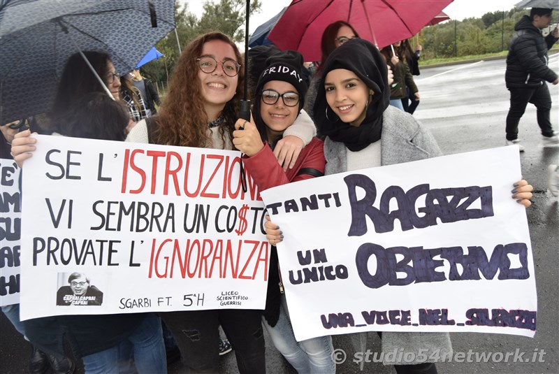 A Cittanova, tutti gli studenti della provincia di Reggio Calabria, uniti per la giornata internazionale dello studente