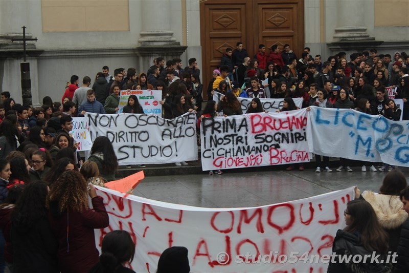A Cittanova, tutti gli studenti della provincia di Reggio Calabria, uniti per la giornata internazionale dello studente