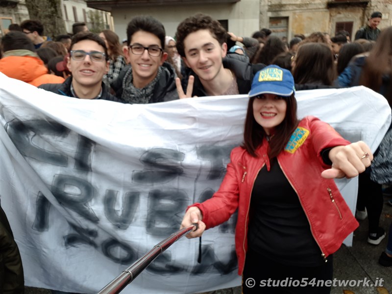 A Cittanova, tutti gli studenti della provincia di Reggio Calabria, uniti per la giornata internazionale dello studente