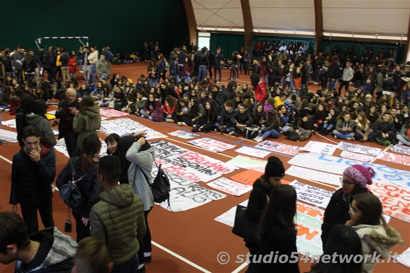 A Cittanova, tutti gli studenti della provincia di Reggio Calabria, uniti per la giornata internazionale dello studente