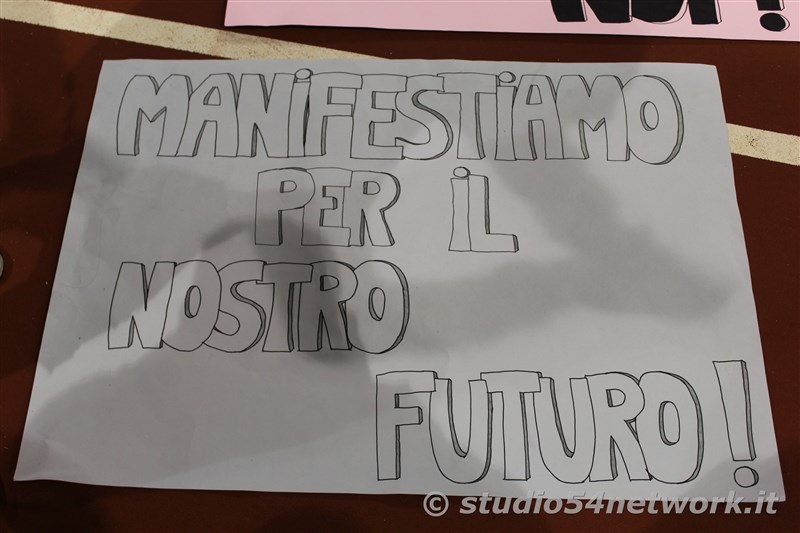 A Cittanova, tutti gli studenti della provincia di Reggio Calabria, uniti per la giornata internazionale dello studente