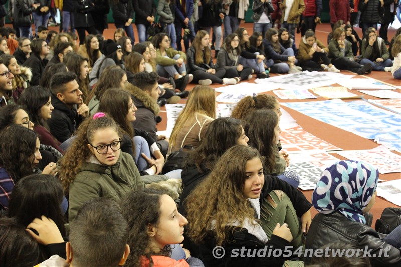 A Cittanova, tutti gli studenti della provincia di Reggio Calabria, uniti per la giornata internazionale dello studente
