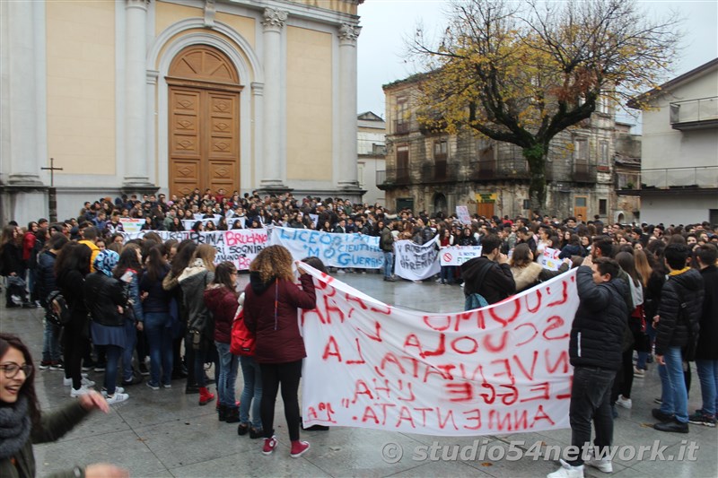 A Cittanova, tutti gli studenti della provincia di Reggio Calabria, uniti per la giornata internazionale dello studente