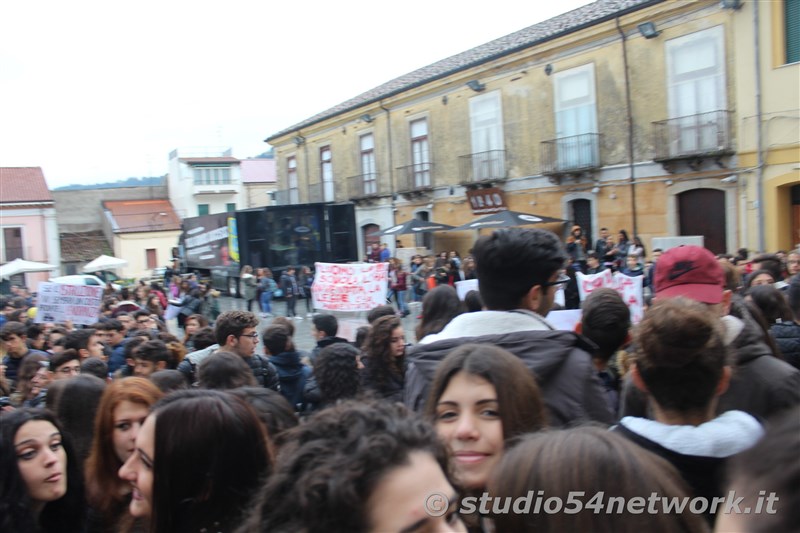 A Cittanova, tutti gli studenti della provincia di Reggio Calabria, uniti per la giornata internazionale dello studente