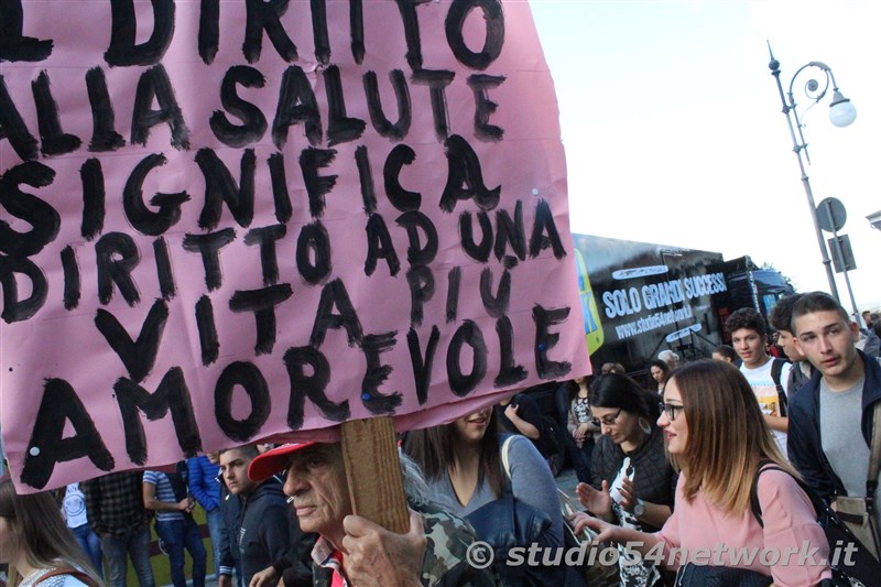 In migliaia a Polistena per difendiamo la Sanità