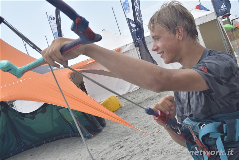 Le finali europee di Kite Surf in Calabria, all'Hangloosebeach. In diretta interregionale solo su Studio54network, 