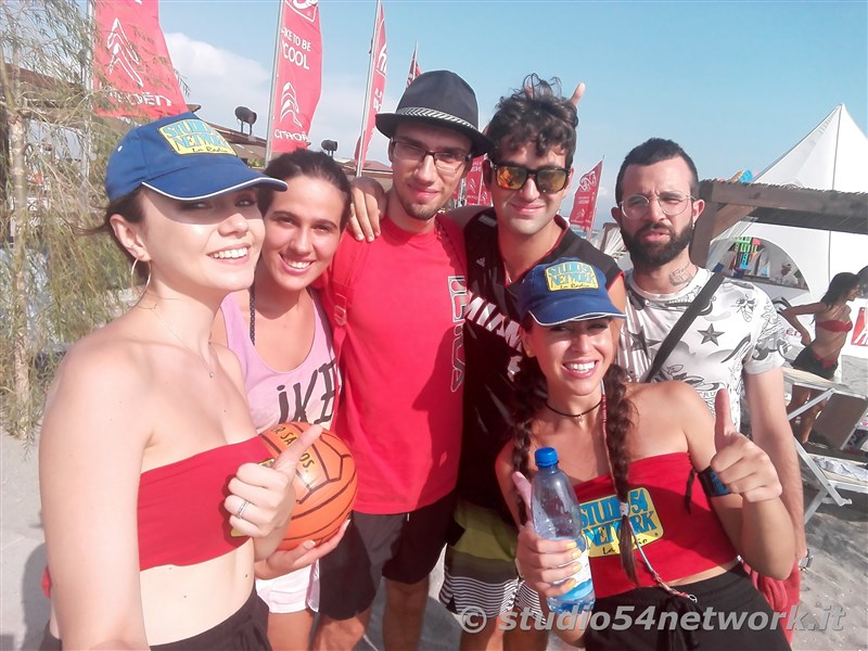 Gizzeria, Happy Sunset all'Hangloosebeach 2017, su Studio54network!