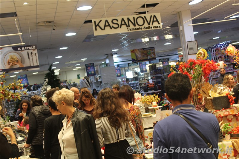 Apre Kasanova, al parco Commerciale La Galleria di Bovalino con  Studio54network.