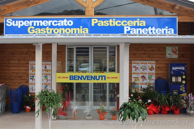 A Gerace apre Punto Risparmio, rosticceria, panetteria, pasticceria, con Studio54network