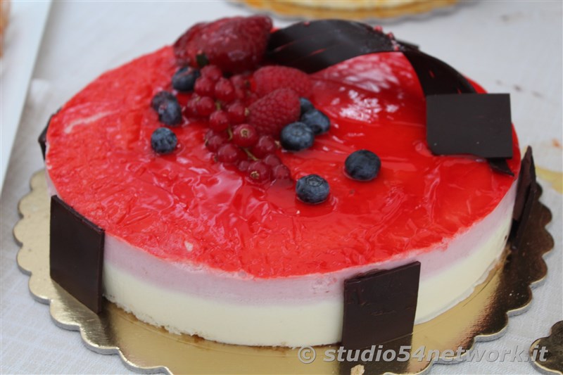 A Gerace apre Punto Risparmio, rosticceria, panetteria, pasticceria, con Studio54network