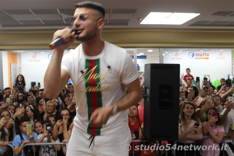 Tredicesimo compleanno al Centro commerciale Peguy, con Alex Belli e Angelo Famao