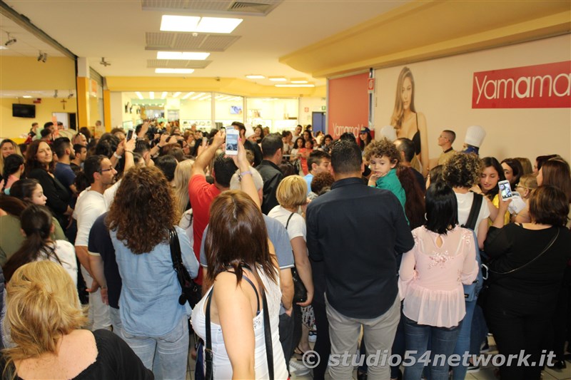 Tredicesimo compleanno al Centro commerciale Peguy, con Alex Belli e Angelo Famao