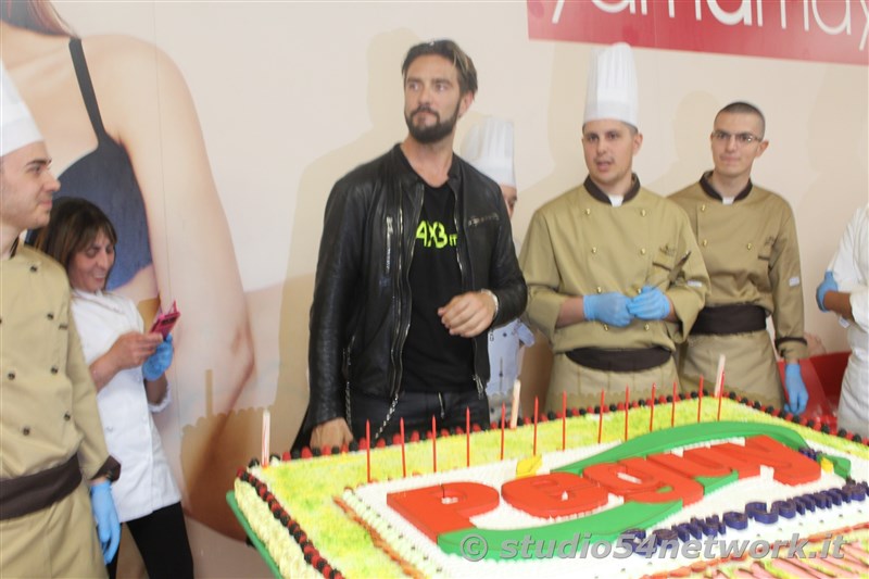 Tredicesimo compleanno al Centro commerciale Peguy, con Alex Belli e Angelo Famao
