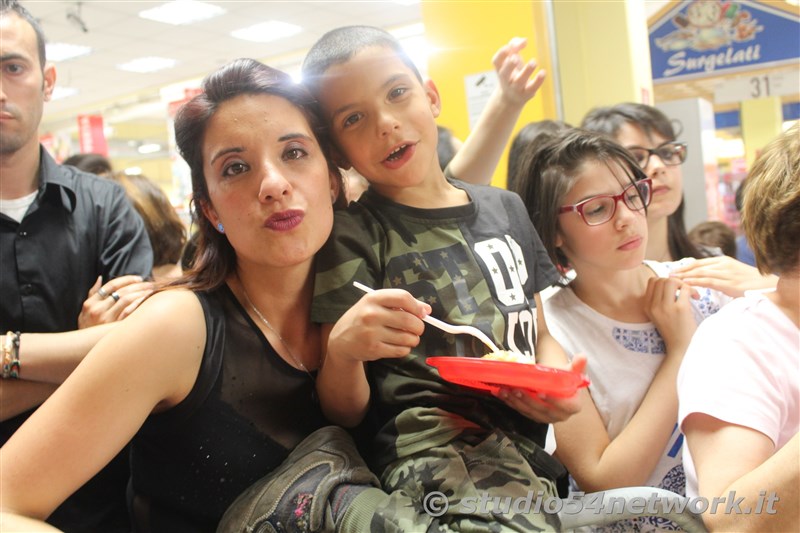 Tredicesimo compleanno al Centro commerciale Peguy, con Alex Belli e Angelo Famao