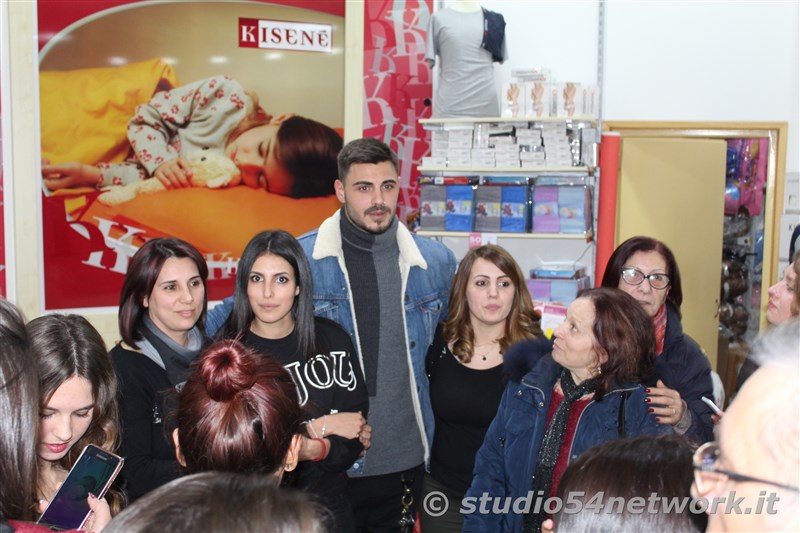 Francesco Monte alla Galleria di Bovalino con Studio54network nella Notte degli Sconti
