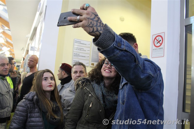 Francesco Monte alla Galleria di Bovalino con Studio54network nella Notte degli Sconti
