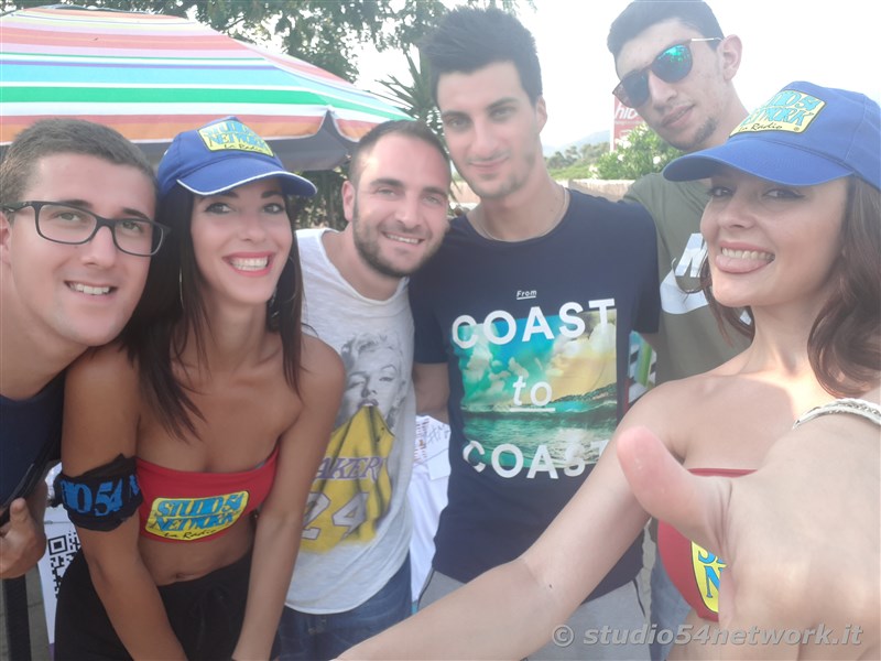 Happy Hour a Gizzeria, nell'Hang Loose Beach, con Studio54network