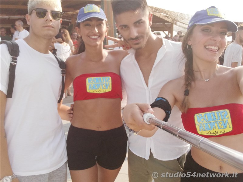 Happy Hour a Gizzeria, nell'Hang Loose Beach, con Studio54network