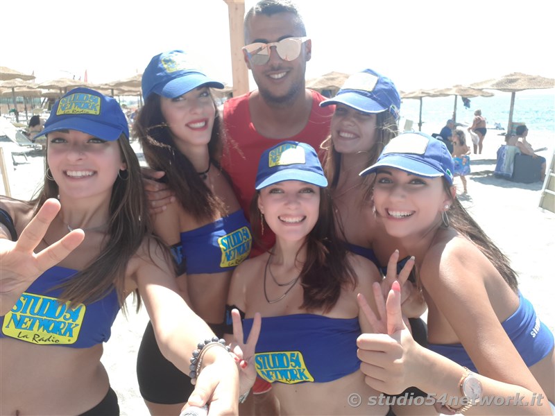 Happy Hour a Gizzeria, nell'Hang Loose Beach, con Studio54network