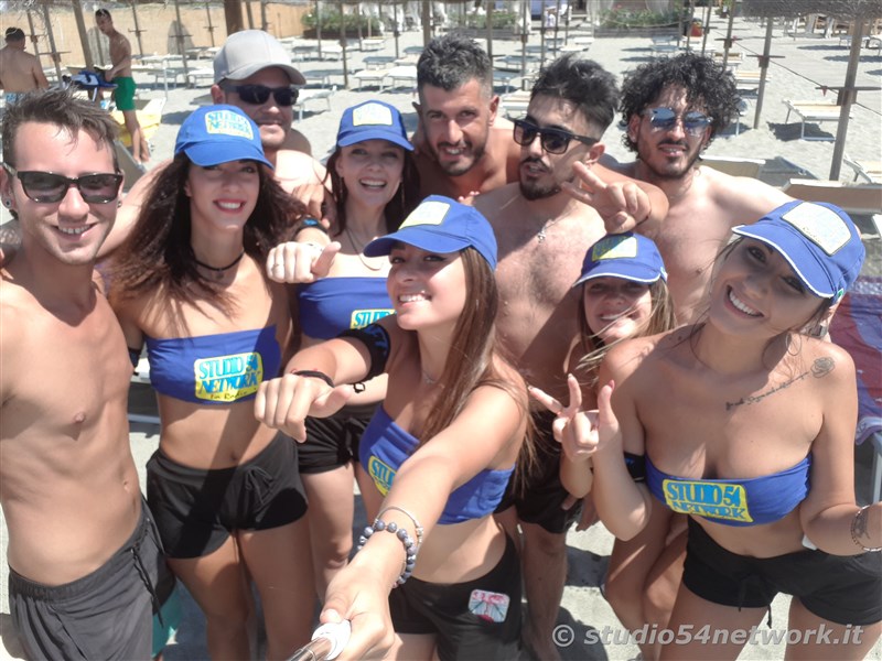 Happy Hour a Gizzeria, nell'Hang Loose Beach, con Studio54network