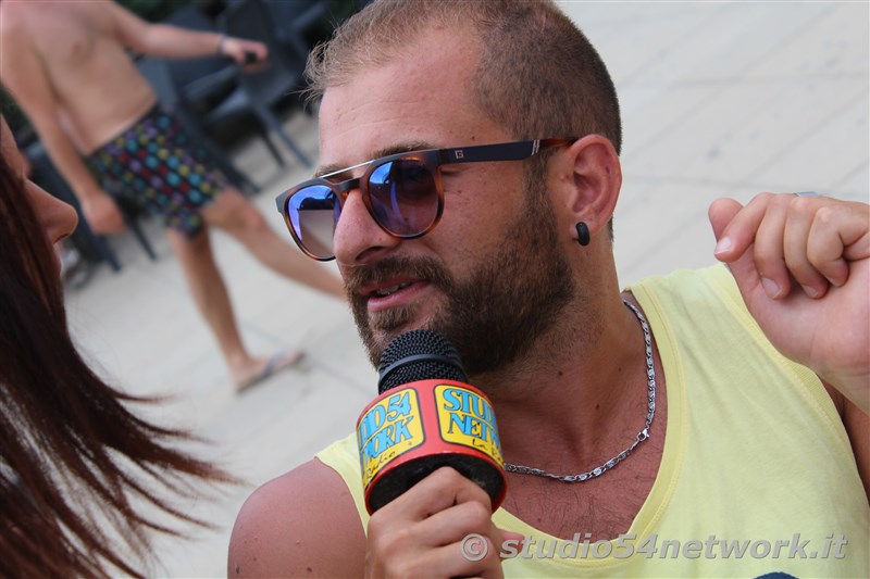Happy Hour a Gizzeria, nell'Hang Loose Beach, con Studio54network