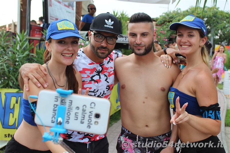 Happy Hour a Gizzeria, nell'Hang Loose Beach, con Studio54network