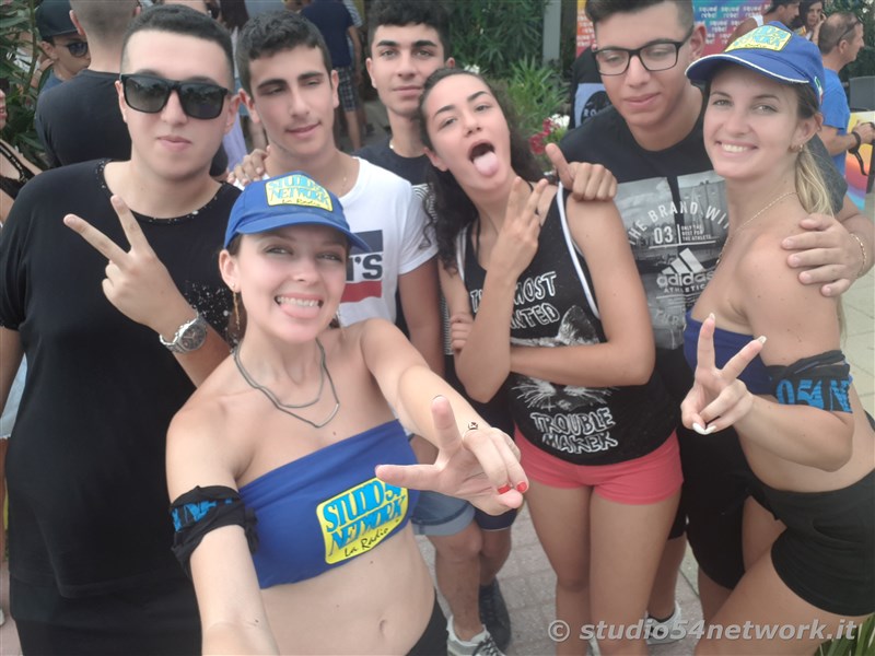 Happy Hour a Gizzeria, nell'Hang Loose Beach, con Studio54network