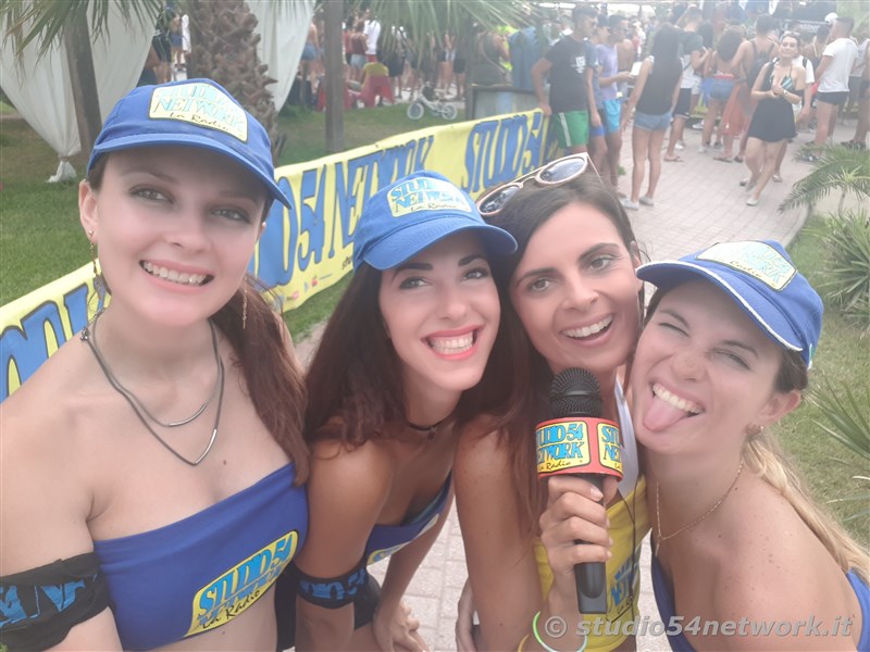 Happy Hour a Gizzeria, nell'Hang Loose Beach, con Studio54network