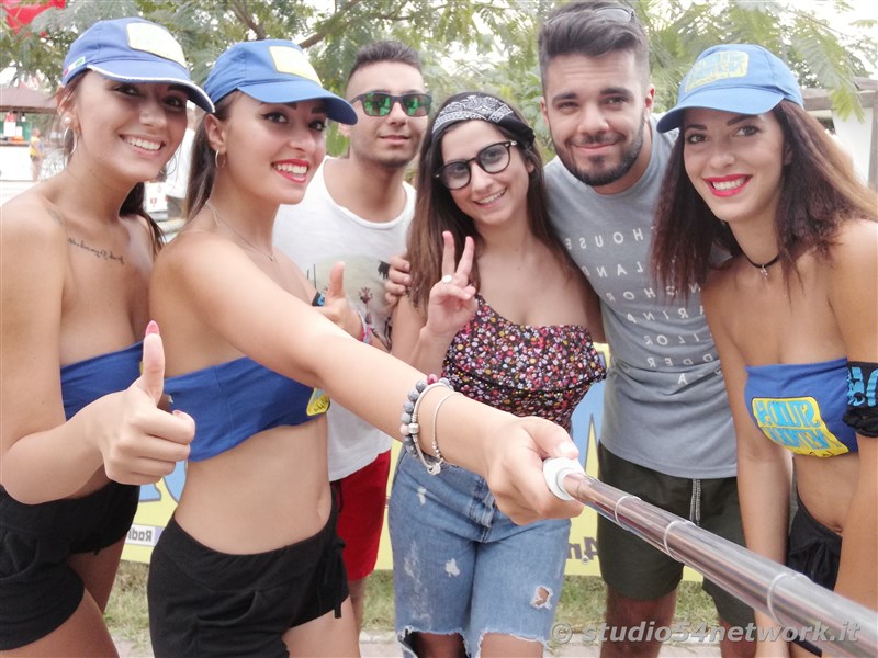Happy Hour a Gizzeria, nell'Hang Loose Beach, con Studio54network