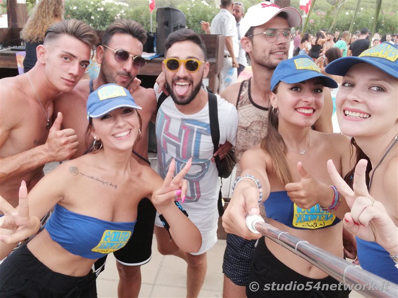Happy Hour a Gizzeria, nell'Hang Loose Beach, con Studio54network