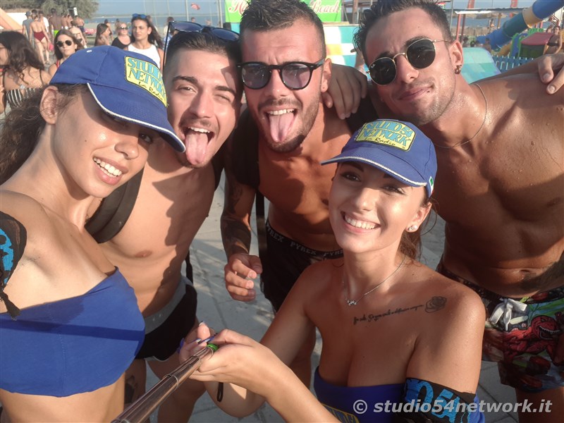 Happy Hour a Gizzeria, nell'Hang Loose Beach, con Studio54network