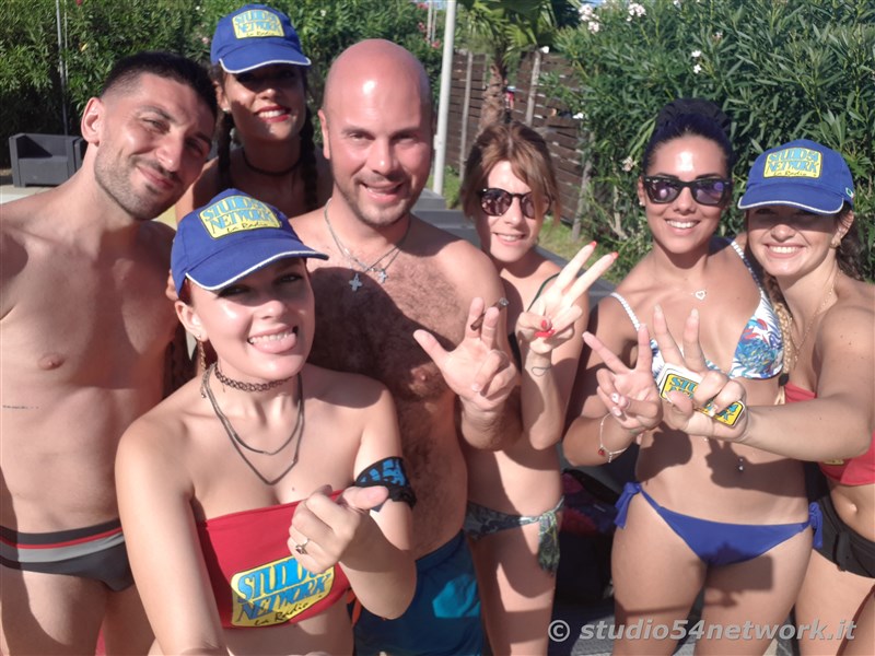 Happy Hour a Gizzeria, nell'Hang Loose Beach, con Studio54network