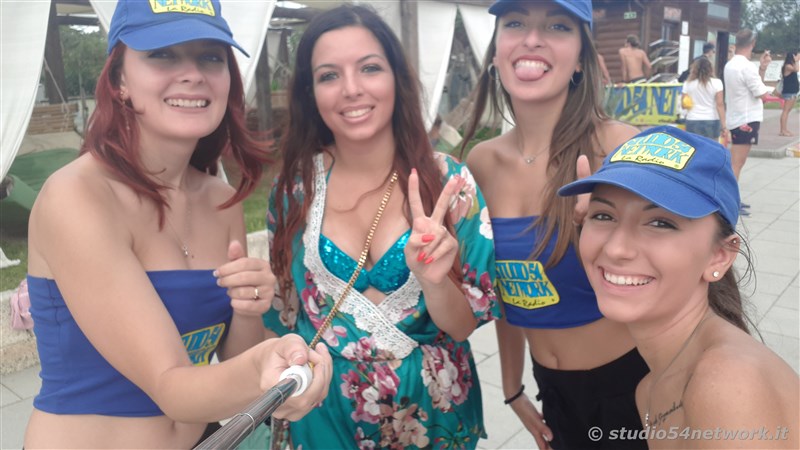 Happy Hour a Gizzeria, nell'Hang Loose Beach, con Studio54network