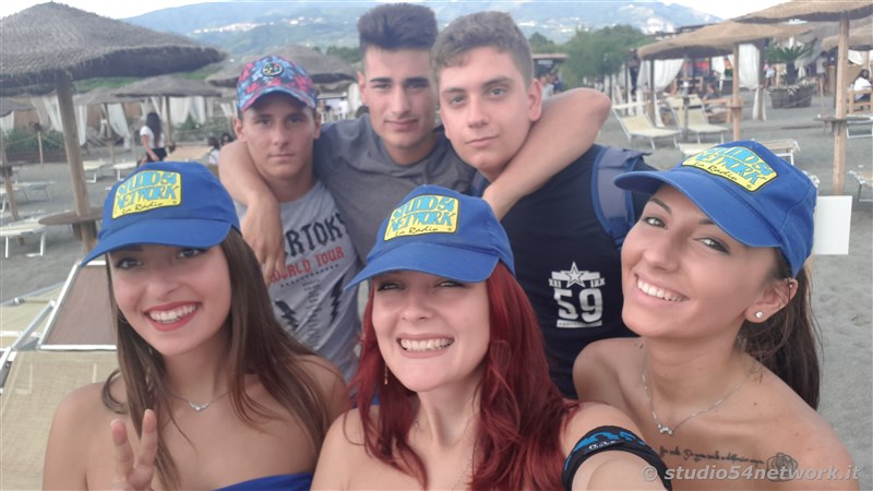 Happy Hour a Gizzeria, nell'Hang Loose Beach, con Studio54network