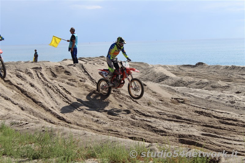 Bagno di pubblico per la finale Beachcross 2019, sul lungomare di Roccella Jonica. In diretta interregionale solo su Studio54ne