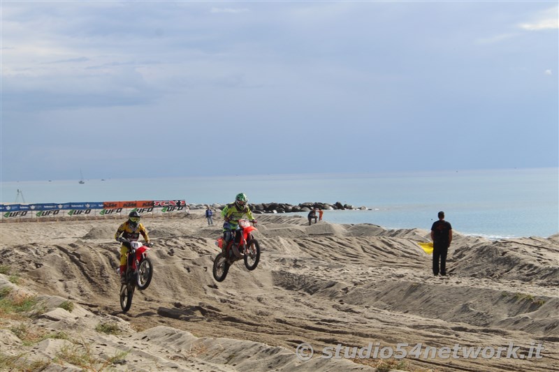 Bagno di pubblico per la finale Beachcross 2019, sul lungomare di Roccella Jonica. In diretta interregionale solo su Studio54ne