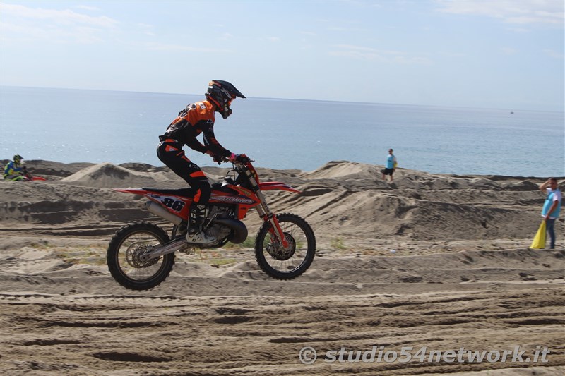 Bagno di pubblico per la finale Beachcross 2019, sul lungomare di Roccella Jonica. In diretta interregionale solo su Studio54ne