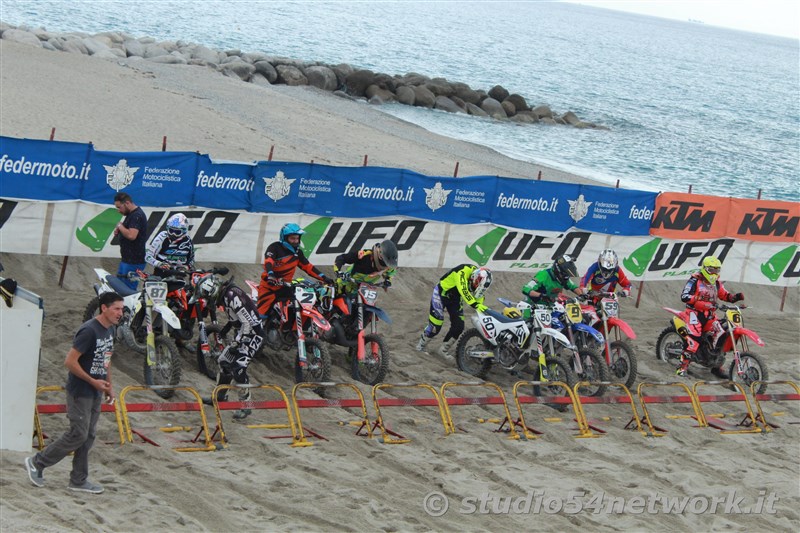Bagno di pubblico per la finale Beachcross 2019, sul lungomare di Roccella Jonica. In diretta interregionale solo su Studio54ne