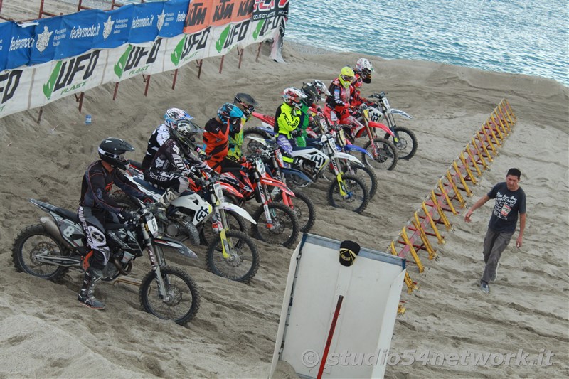 Bagno di pubblico per la finale Beachcross 2019, sul lungomare di Roccella Jonica. In diretta interregionale solo su Studio54ne con Studio54network, la Radio dei Grandi Eventi